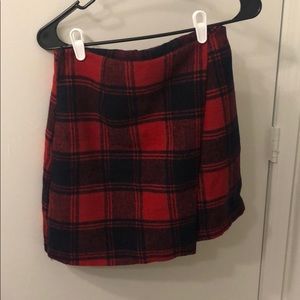 A line black and red checkered skirt